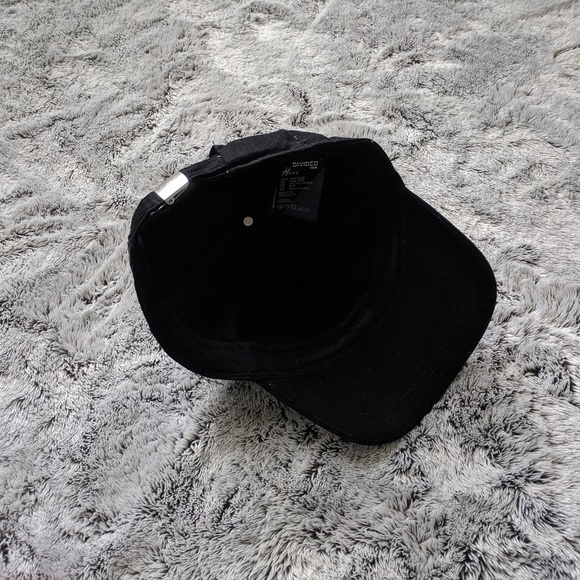 basic black cap - Picture 2 of 6